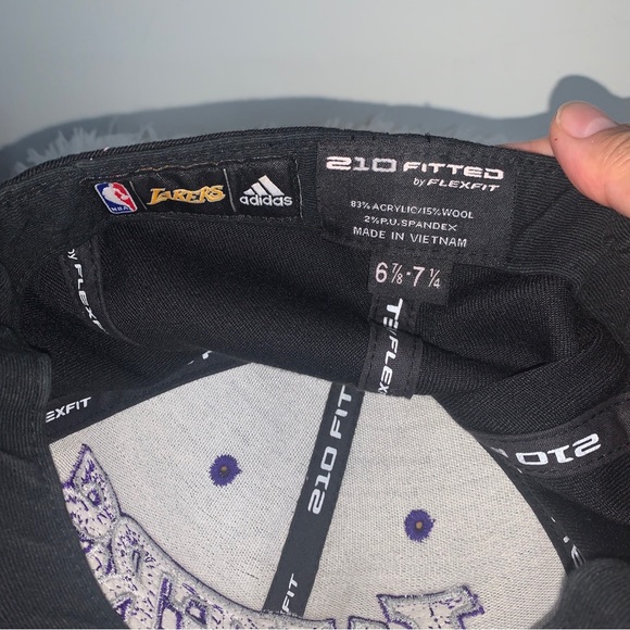 Los Angeles Lakers NBA Black Fitted Hat Cap - Picture 8 of 8